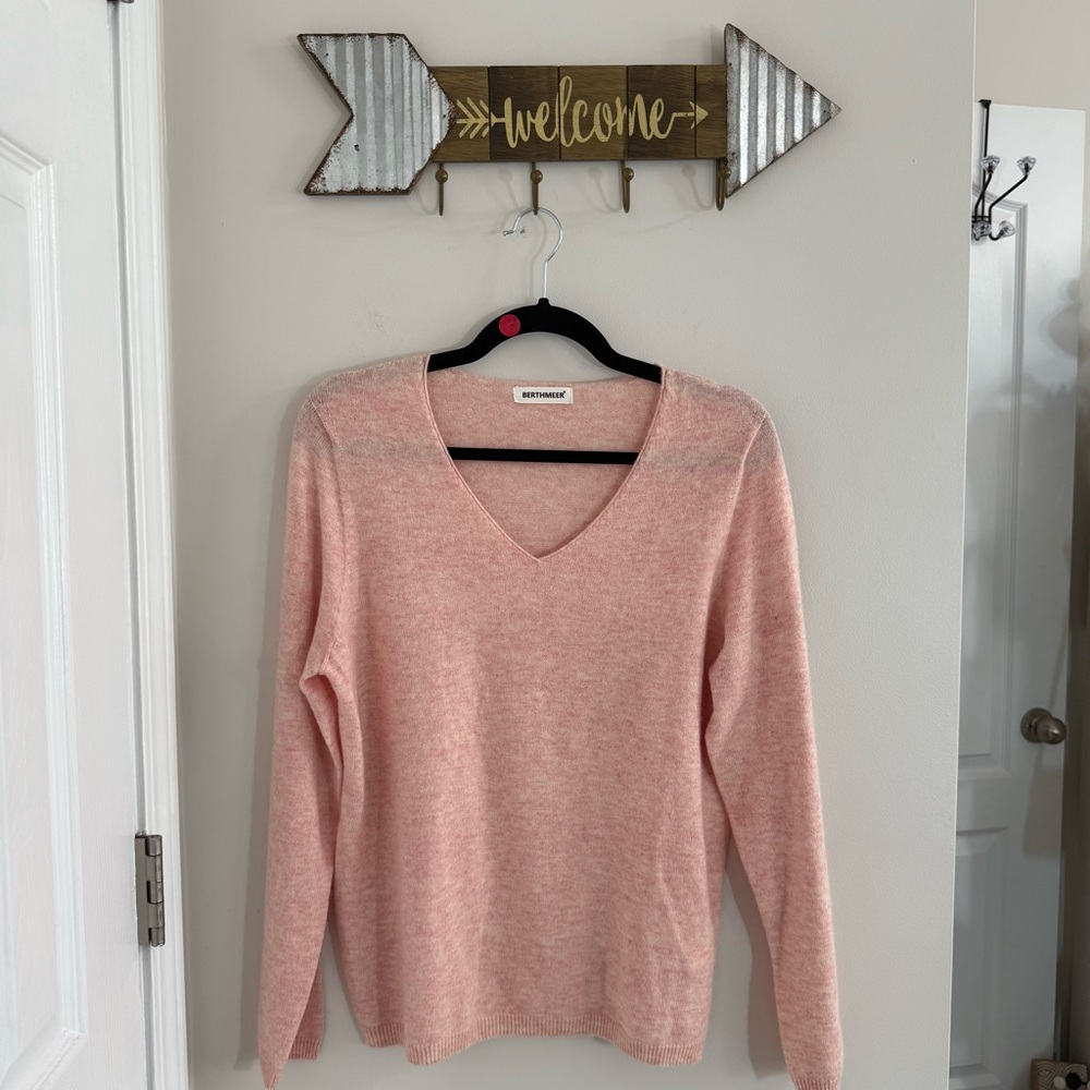 Berthmeer Soft Pink V-Neck Wool Blend Sweater Size Large